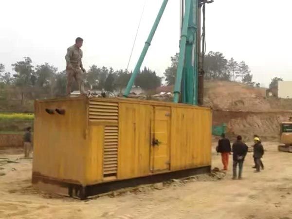 加格达奇如何判断水冷式机油散热器密封件是否需要更换？